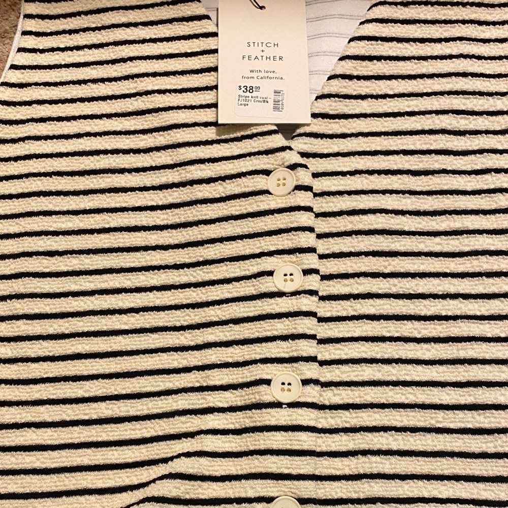 Striped Sleeveless Button Down Top - Picture 3 of 4